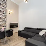 Grand Apartment at New York Café